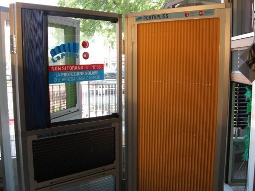 Tende plissè collocate sul vetro, dove non si forano gli infissi